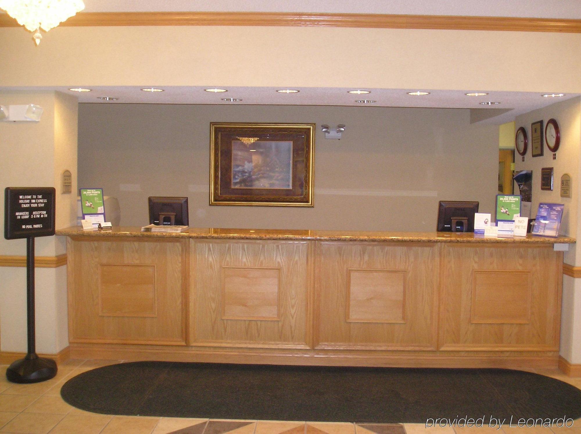 Holiday Inn Express Hotel & Suites Elkhart-South, An Ihg Hotel Interior photo